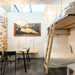 https://original-cosy-25m-near-canal-st-martin.fr-paris.fr